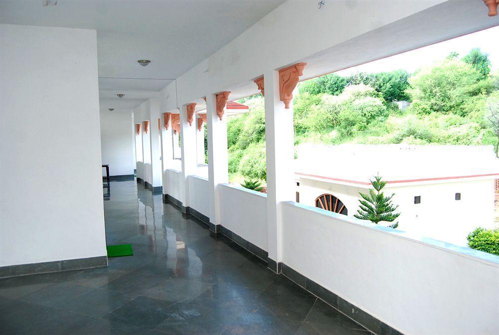 Chandra Hill Resort รานัคปูร์ ภายนอก รูปภาพ
